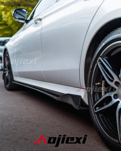 Minigonne laterali in vera fibra di carbonio W213 per <span class=keywords><strong>Mercedes</strong></span> Benz <span class=keywords><strong>Classe</strong></span> E W213 <span class=keywords><strong>AMG</strong></span> E53 E63s 2017-2022 - Kit carrozzeria in fibra di carbonio - Product Image 3