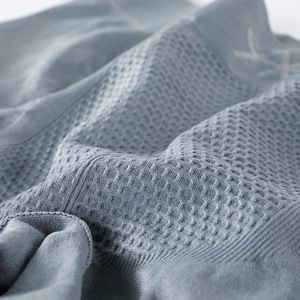 Sous-vêtements pour hommes <span class=keywords><strong>Boxers</strong></span> sans couture et respirants Taille moyenne sans trace Confortable Haute Élastique Quatre Saisons Sous-vêtements en coton pour hommes - Product Image 2