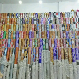 Revêtement de <span class=keywords><strong>sol</strong></span> en PVC, rouleau de <span class=keywords><strong>sol</strong></span> en vinyle, tapis en <span class=keywords><strong>plastique</strong></span>, linoléum, carreaux, rouleaux, parquet, marbre, stratifié, feuille de design en bois - Product Image 3