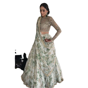 Glamour Blanc Floral Imprimé Organza Femmes Lehenga Choli pour Sangeet Wear - Product Image 1