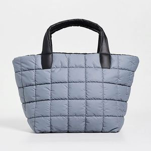 Sac fourre-tout matelassé en nylon imperméable personnalisé pour femme, idéal pour les voyages en extérieur, sac de plage, sac de shopping, sac à bandoulière moyen avec fermeture éclair - Product Image 2