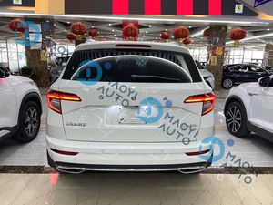 <span class=keywords><strong>Skoda</strong></span> <span class=keywords><strong>Karoq</strong></span> 2022, <span class=keywords><strong>SUV</strong></span> compact avec des caractéristiques de sécurité avancées et un design intérieur moderne - Product Image 5