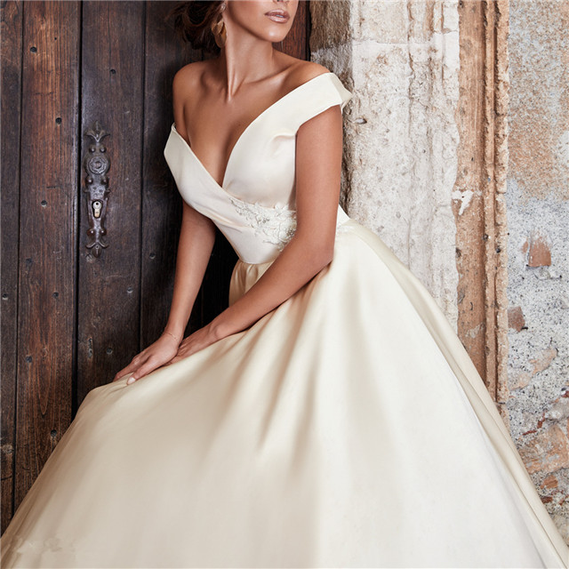 cinderella wedding dress designer D433