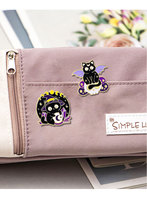 Vente chaude dessin animé chat noir ailes d'animaux émail doux épinglettes mignon dessin animé personnalisé conception et bijoux à la mode