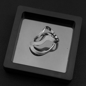 Bague en acier inoxydable au design exquis et original, style simple, ajustable, unisexe, bijoux de mode géométriques, vente en gros - Product Image 3