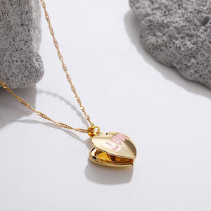 Collier Pendentif Cœur Rose LOVE en Acier Inoxydable Plaqué Or 18K Style Européen et Américain, Cadre Photo Médaillon Chaîne Clavicule pour Photo d'Animal <span class=keywords><strong>de</strong></span> Compagnie - Product Image 5