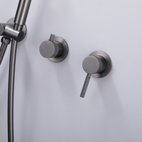 Mitigeur de douche contemporain moderne en laiton Pommeau de douche exposé en métal pistolet avec jets de massage doux Finition chromée pour hôtels