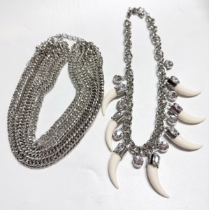 Collar <span class=keywords><strong>Martingale</strong></span> Clásico Ajustable de Eslabones Planos de Triple Fila para Adiestramiento Canino, Cadena Plateada con Colgante de Luna Creciente de Cristal, Regalo - Product Image 1