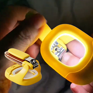 <span class=keywords><strong>Kit</strong></span> Essentiel pour Bébé Nouveau-né - Coupe-ongles avec Loupe et Lumière LED - Product Image 1