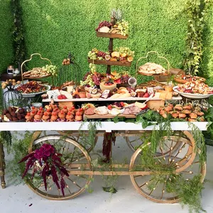 Chariot de bonbons en or avec roues pour décorations de mariage