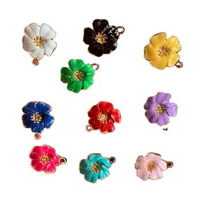 Colgantes de flores esmaltadas de color, charms para fabricación de joyas DIY, etiquetas, dijes de flores para brazaletes a granel - Product Image 1