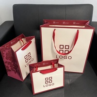 Sacs de shopping en papier couché écologiques imprimés avec logo personnalisé, sacs cadeaux réutilisables de luxe pour les petites entreprises