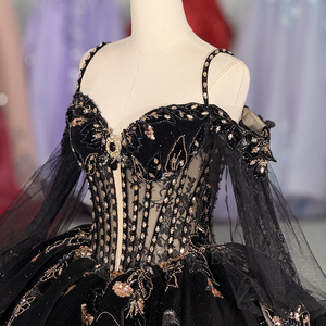 Vestidos de Quinceañera de Chifón Negro Dy6952 con Apliques Dorados Naturales, Escote Corazón, Vestidos Largos de Gala para Fiesta de 15 o 16 Años - Product Image 5