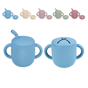 Nouvelle conception de tasse en silicone 2 en 1 pour bébé, ensemble d'alimentation en silicone pour bébé - Product Image 1