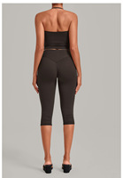Ensemble de yoga 2 pièces pour femme : haut court à col halter et legging capri taille haute, tenue de sport douce et extensible pour la gym, la danse et l'entraînement