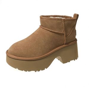 Bottes d'hiver en cuir de haute qualité, chaudes, antidérapantes, résistantes à la neige, pour femmes - Product Image 1