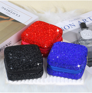 Caja de Joyería con Pedrería Brillante, Disponible en Stock, para Collares, Anillos y Aretes, Caja de Almacenamiento Portátil para Viajes - Product Image 3