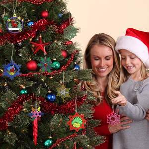 Ornements de Noël flocon de neige-Petites pièces en bois découpées au laser, décorations de Noël en copeaux de bois graffiti peintes à la main - Product Image 3