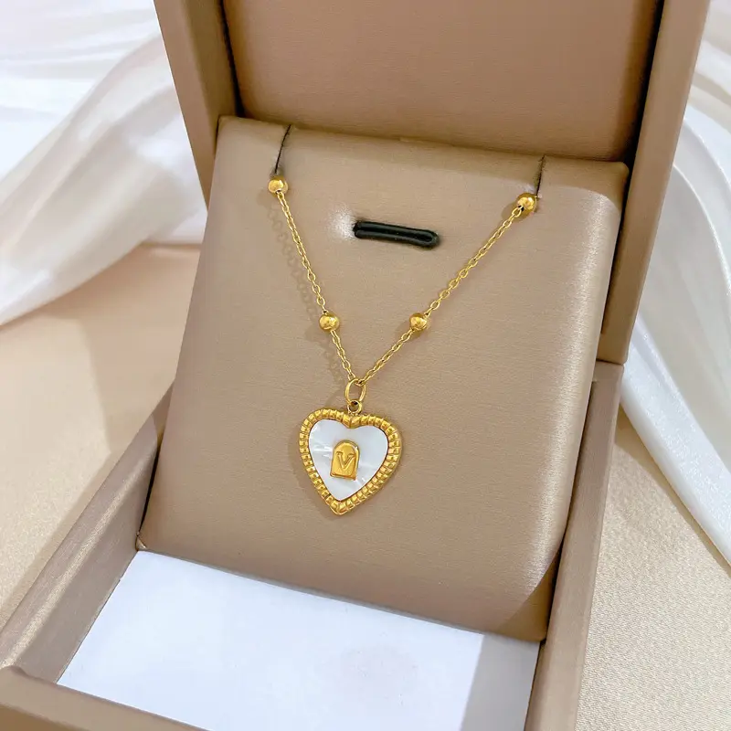 Fashion Designs No Fade Stainless Steel Necklace for Women Geometric Charm Pendant Necklace Gold Plated Non Tarnish Choker