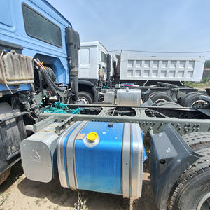 Nouveaux tracteurs pour poids lourds avec <span class=keywords><strong>attelage</strong></span> de <span class=keywords><strong>remorque</strong></span> de marque Cummins moteurs diesel 4x2 et 6x4 direction à gauche-usagés - Product Image 2