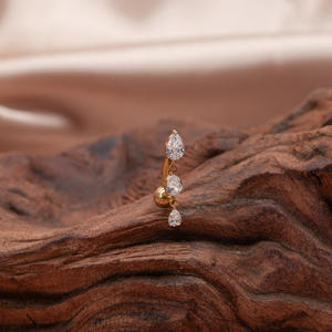 Piercing de nombril inversé en titane Lotus avec fleur et zircon cubique transparent, bijou de corps tendance - Product Image 6
