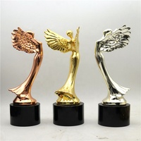 Trophée en cristal d'ailes d'ange en métal or argent cuivre créatif en gros Figurine d'ange en cristal Souvenirs de récompense