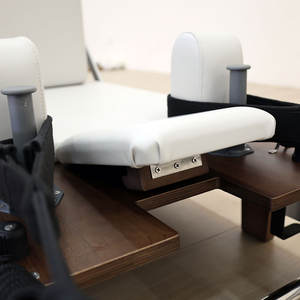 Nuevo estilo, reformador de Pilates de color nogal, reformadores plegables, uso doméstico, estudio de Yoga, equipo de Fitness de madera maciza, gimnasio - Product Image 3