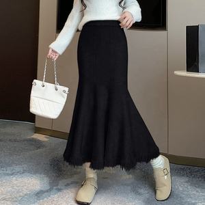 Vestido de suéter de diseño sexy y a la moda, top corto sin tirantes, falda larga amarilla de punto acanalado de cintura alta con mezcla de lana - Product Image 2