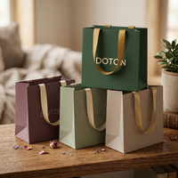 Boîte cadeau de luxe en carton ondulé avec logo doré, fermeture magnétique, impression personnalisée, emballage pliable pour cadeaux de mariage