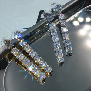 Orecchini Pendenti Lunghi con Zirconi Quadrati e Nappine, Gioielli Eleganti e Brillanti per Donne - Product Image 5