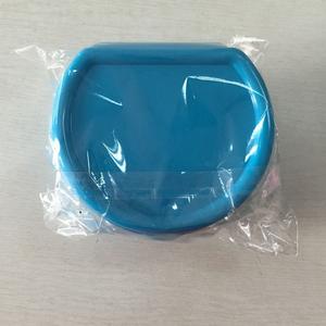 Opbergdoos voor kunstgebit, gebitsprothese of gebitsprothese-apparaat - Product Image 2