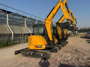 Pour excavatrice sur chenilles 9055F 5.9T avec moteur et PLC pour la construction et l'exploitation minière haute performance - Product Image 2
