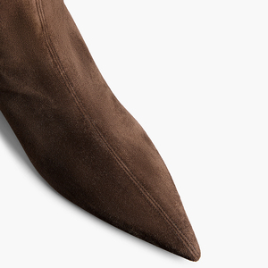 Sofisticati Stivali Alti al Ginocchio a Punta in Morbida Pelle PU Marrone Scamosciata con Tacco Basso a Blocco per Donna - Ingrosso OEM ODM - Product Image 4