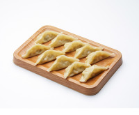 Grup makanan Shandong Longtai tradisional Cina Gyoza pangsit kukus pedas manis dengan mie beku dikemas untuk anak-anak