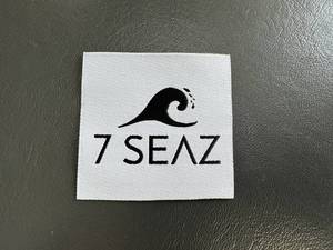 Không có moq thẳng cắt cuối gấp trung tâm gấp Damask tùy chỉnh dệt Nhãn quần áo - Product Image 6