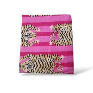 Tissu en coton imprimé Cotsiler Color 8, largeur 42 pouces, motif animal léger pour robes et hauts d'été - Product Image 3