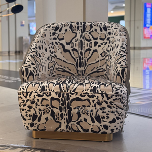 Poltrona di Design Italiana Moderna e Lussuosa in Pelle con Frange e Nappine per Casa, Ufficio e Soggiorno - Product Image 2