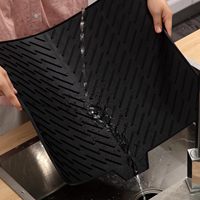 Tapis de séchage pliable en silicone grand format avec plateau de drainage incliné, multi-usages pour comptoir de cuisine ou camping en extérieur