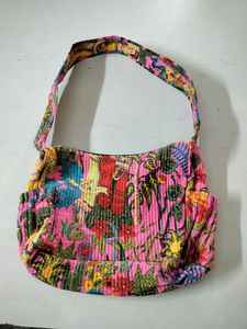 Sac de voyage de luxe fait main avec motif floral bleu, imprimé en coton, matelassé, grande capacité, pour le sport et les voyages - Product Image 4