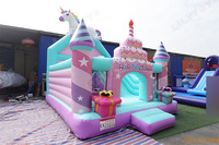 Lilytoys Nouveauté Château Gonflable Licorne pour Fête d'Anniversaire, Château de Rebond Gonflable Extérieur en Forme de Gâteau pour Enfants