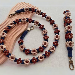 2 uds. Correa de teléfono con flores de margaritas de ganchillo, accesorios de cuerda cruzada, regalo para ella, bandolera trenzada, juego de muñequeras con cordón de macramé - Product Image 1