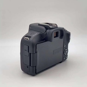 Appareil photo hybride <span class=keywords><strong>Canon</strong></span> <span class=keywords><strong>R50</strong></span> d'occasion, appareil photo hybride <span class=keywords><strong>R50</strong></span> d'occasion avec batterie et chargeur, appareil photo hybride avec transfert Wi-Fi - Product Image 4