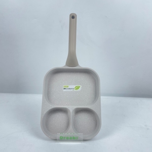 Poêle à œufs carrée antiadhésive à 3 trous, compatible induction, ustensile de cuisson moderne en métal pour le petit-déjeuner avec sauteuse pour une cuisson facile - Product Image 1