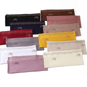 Sciarpe Tradizionali all'Ingrosso per Donne, Hijab Etnico Semplice, Copricapo Islamico Elastico con Strass, Scialle in Jersey di Cotone - Product Image 3