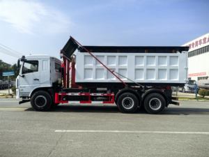 Dongfeng <span class=keywords><strong>200</strong></span> - 450hp Diesel 6x4 Nouvelle condition Gauche-Droite Transmission manuelle Bras de traction Camion à ordures Camion à benne basculante - Product Image 6