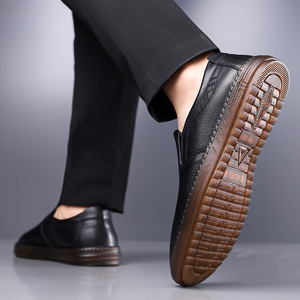 Mocassins en cuir véritable pour hommes, bout rond, à enfiler, semelle extérieure en caoutchouc respirante, chaussures décontractées de printemps pour la conduite - Product Image 4