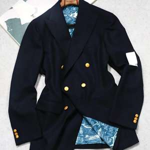 Blazer Personalizado Estilo Italiano Azul Marino, Cuello en V, Doble Botonadura, Botones Metálicos Dorados, Corte Entallado, Lana, Media Forro, Formal, para Negocios o Bodas - Product Image 1