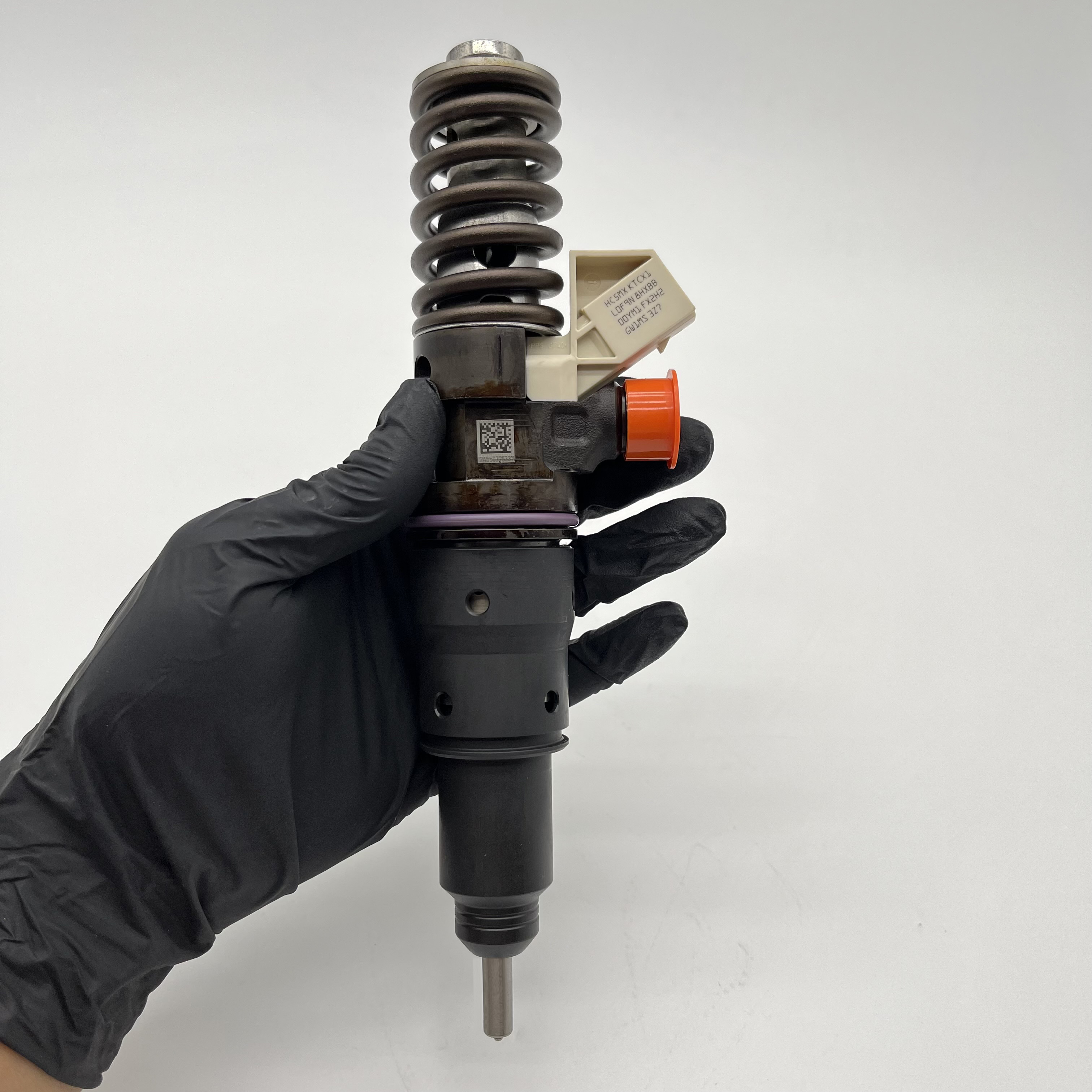 F2 diesel fuel Injector 1112005-E9300 28681993 for Dongfeng DDi11E460-60 Common rail injector 1112005-E9300 28681993