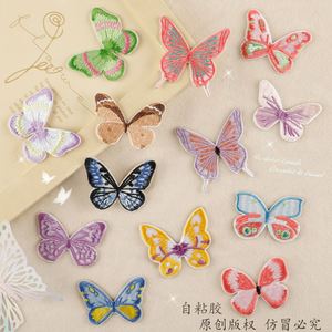 Nouveaux autocollants multi-couleurs, design brodé, patchs papillon pour vêtements - Product Image 1