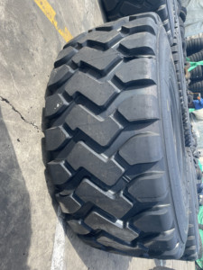 ยางลมคุณภาพสูง OTR E-3 L-3 26.5-25 ยางตันแบบไม่มียางในสำหรับรถตักล้อยาง - Product Image 6